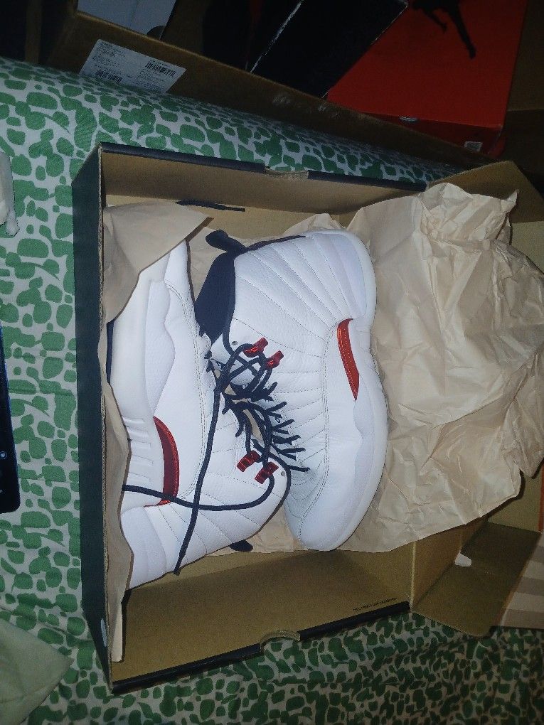 Nike Air Jordan Retro Universtiy Red