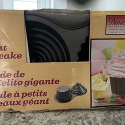 Wilton Giant Cupcake Pan