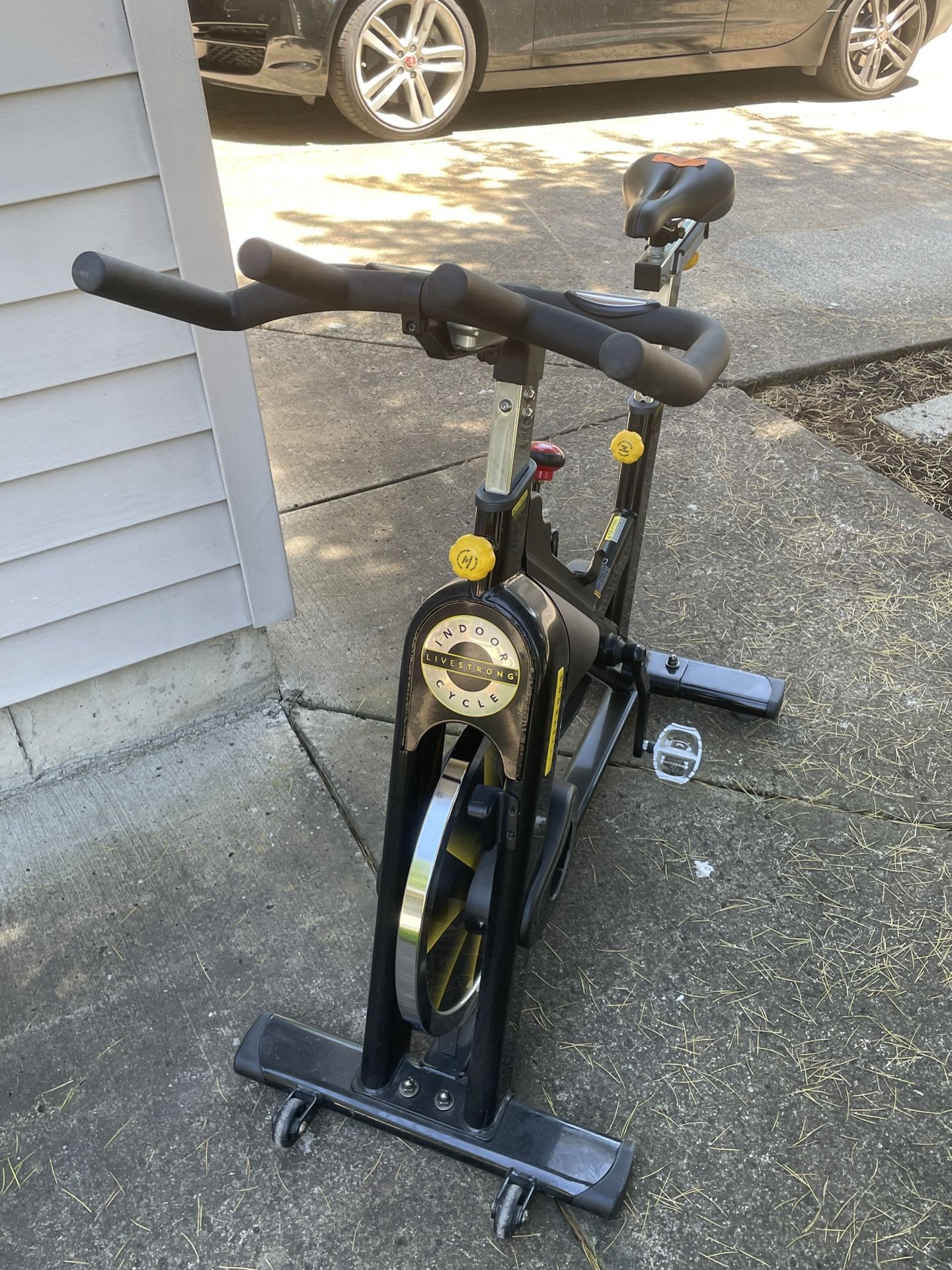 Livestrong Indoor Exercise Cycle