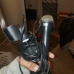 Rock Band Microphone with mini mic stand