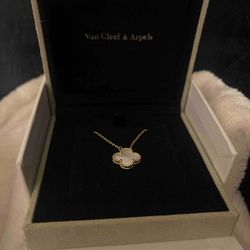 Vintage Van Cleef yellow gold necklace 