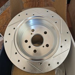 Rear Drilled And Slotted Rotors And Brake Pads(look At Last Photo To See What It Fits
