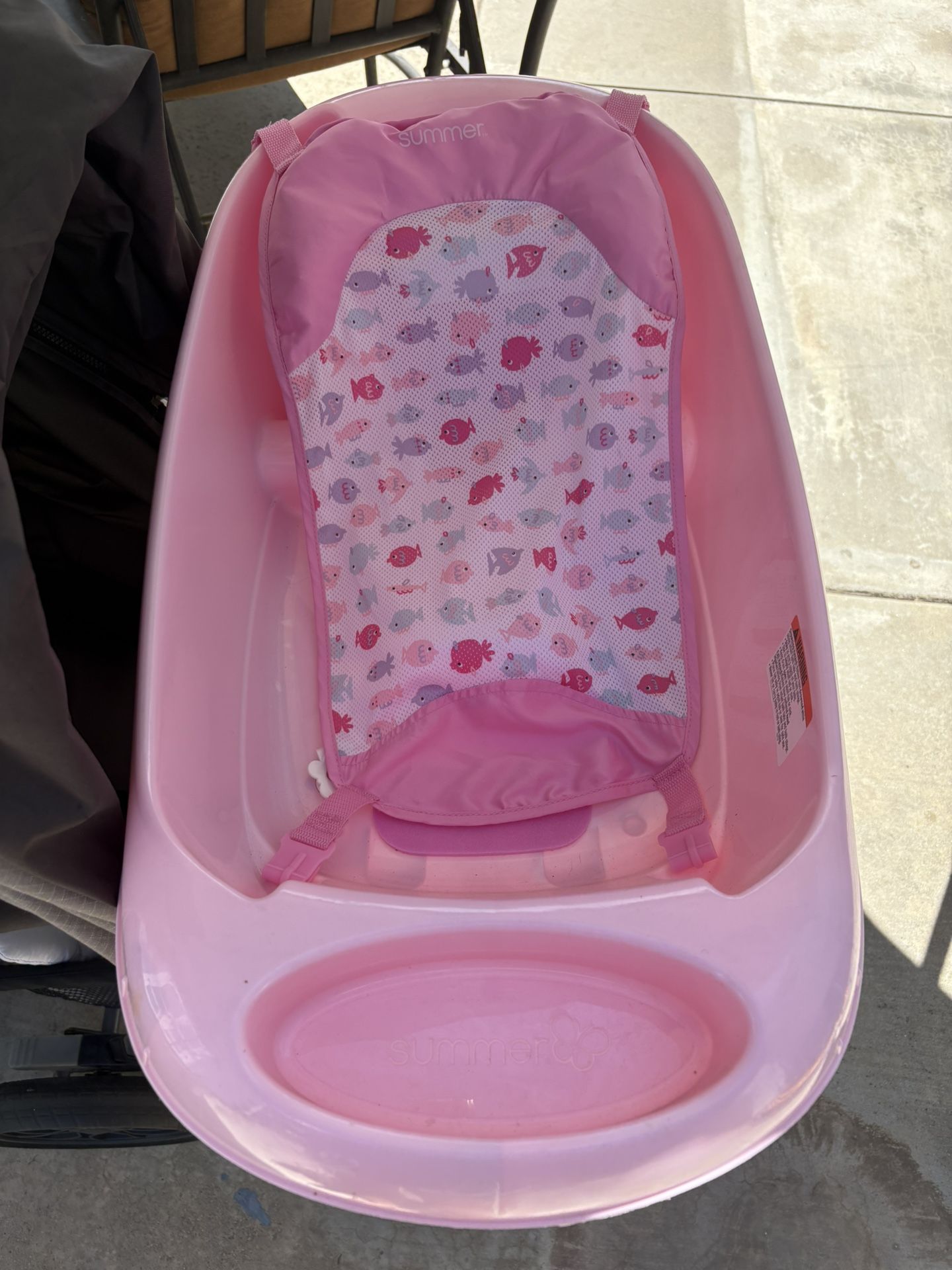 Summer-PiNK-Baby/infant Bath Tub With Fish Print- Retail $35