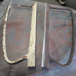 49 50 51 52 Chevy FLEETLINE Rear Garnish Window Trim