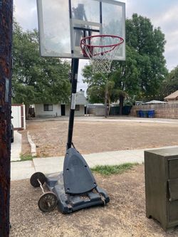 Free basketball court