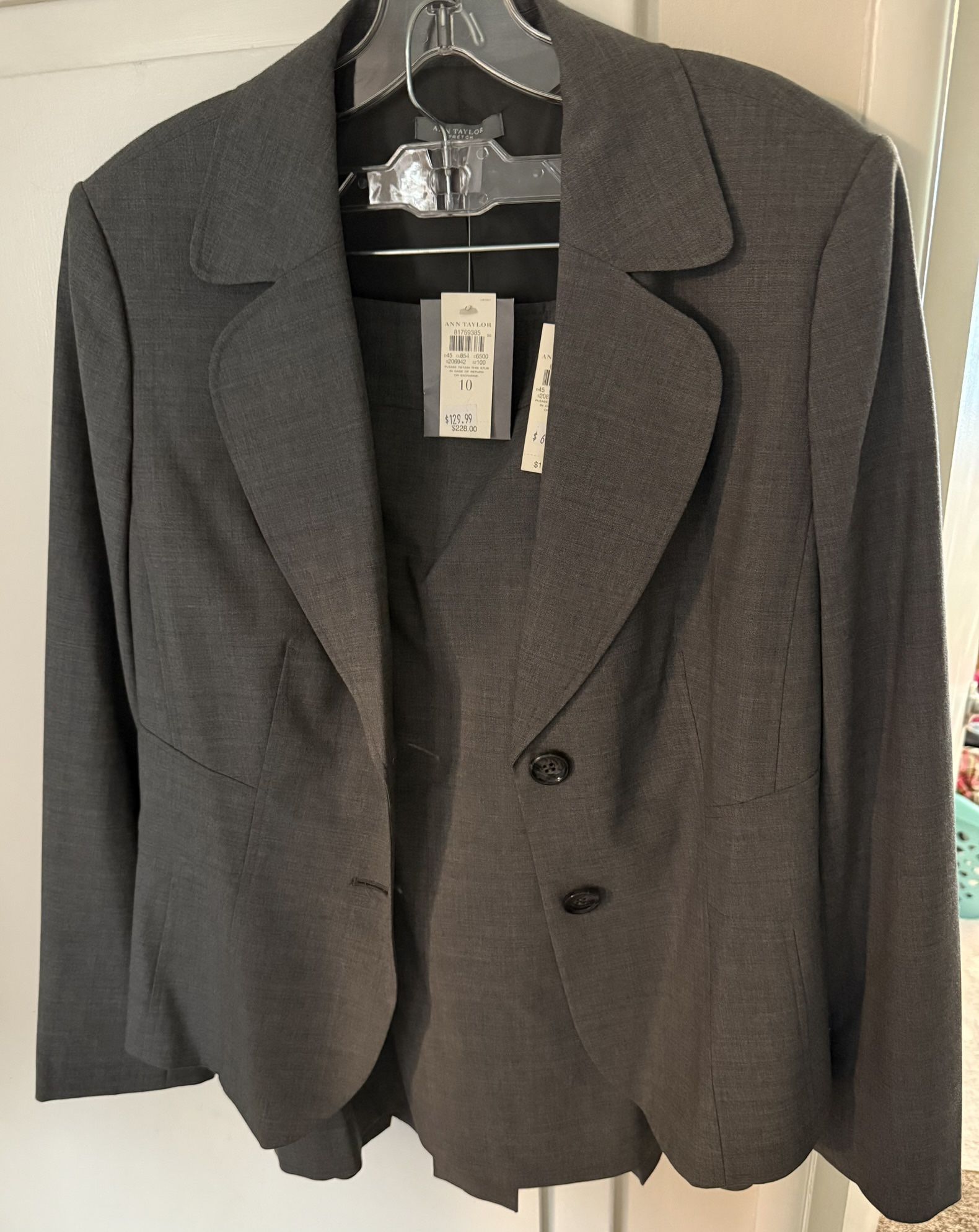 Women’s Anne Taylor Skirt Suit NEW