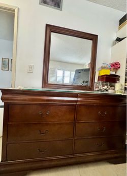 Queen wood bed set side table and dresser with mirror