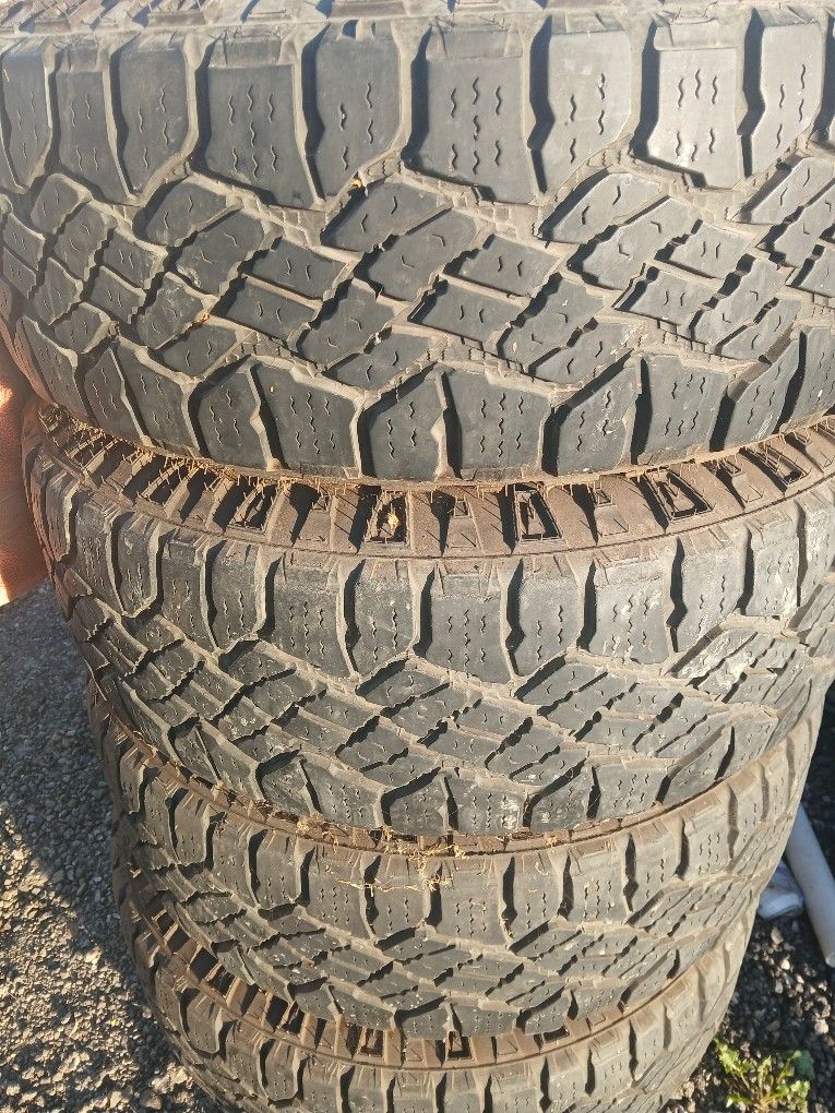 265/65 R18 GOODYEAR WRANGLER DURATRAC TIRES (4)