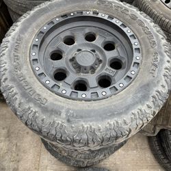 Off road 18 inch wheels off a Nissan titan 