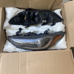 Car headlights Hyndai Elantra 2018