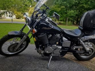 05 Black Honda Shadow 750