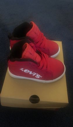 Size 5c Red Levi's shoes