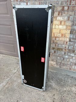 Road Runner Keyboard Flight Case With Casters Black 76 Key