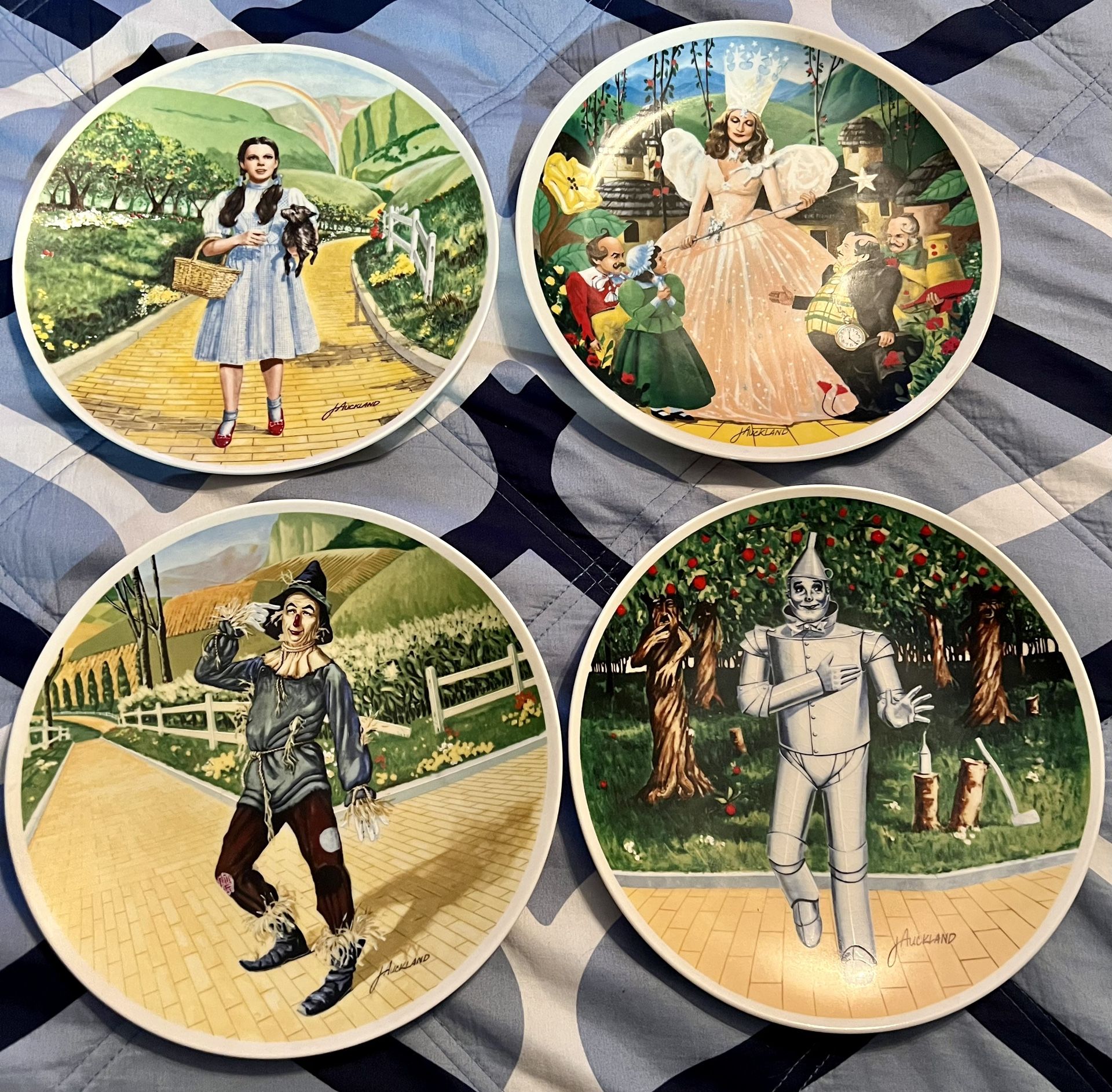 Vintage Wizard Of Oz Collector Plates. Partial 4 out Of 8 Set. Like New