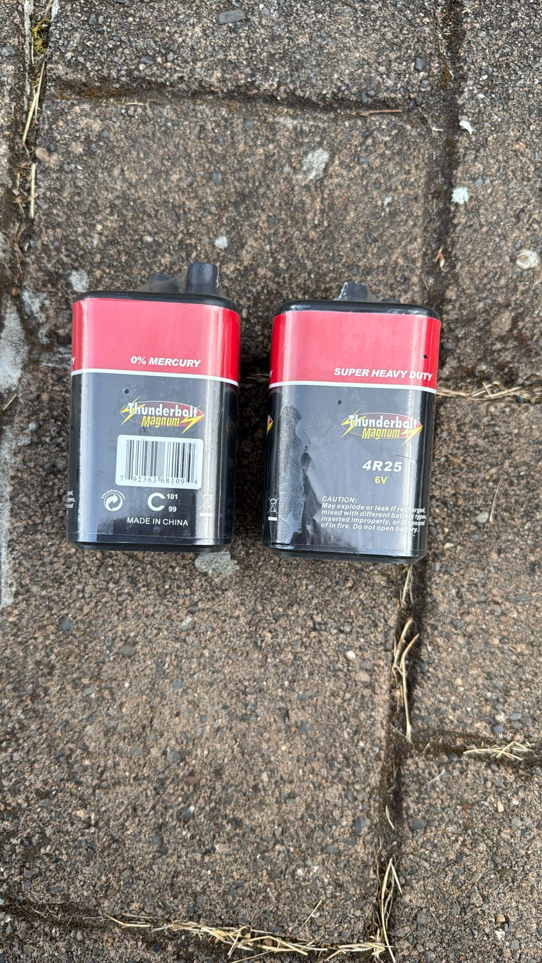 2 Thunderbolt Magnum 4R25 6V Super Heavy Duty lantern battery