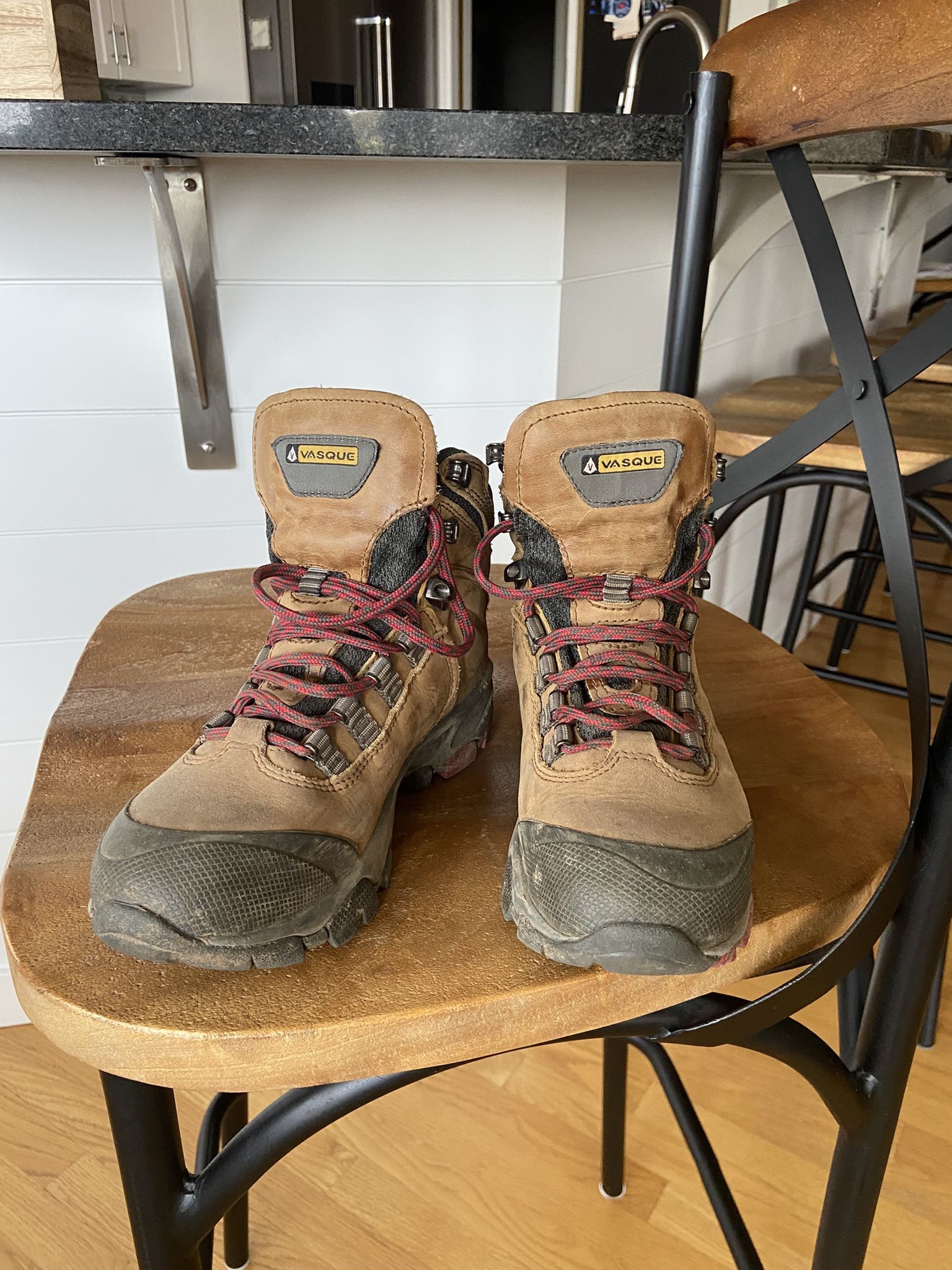 Vasque Skywalk  Gore Tex Women’s Hiking Boots - Size 6.5. 