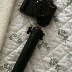 SONY ZV1F + ULANZI TRIPOD ON SALE