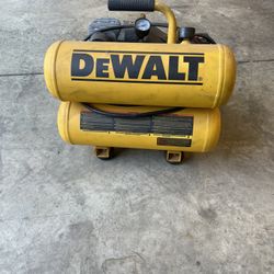 DeWALT  Portable Air Compressor 