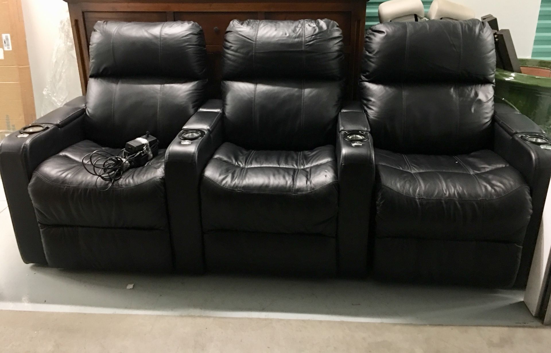 Excellent Original Leather Theater couch with Touch automatic Recliner panel Lighted pristine !!