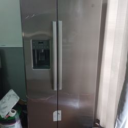 GE  Refrigerator