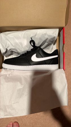 Nike Low-Top Sneakers Black and White