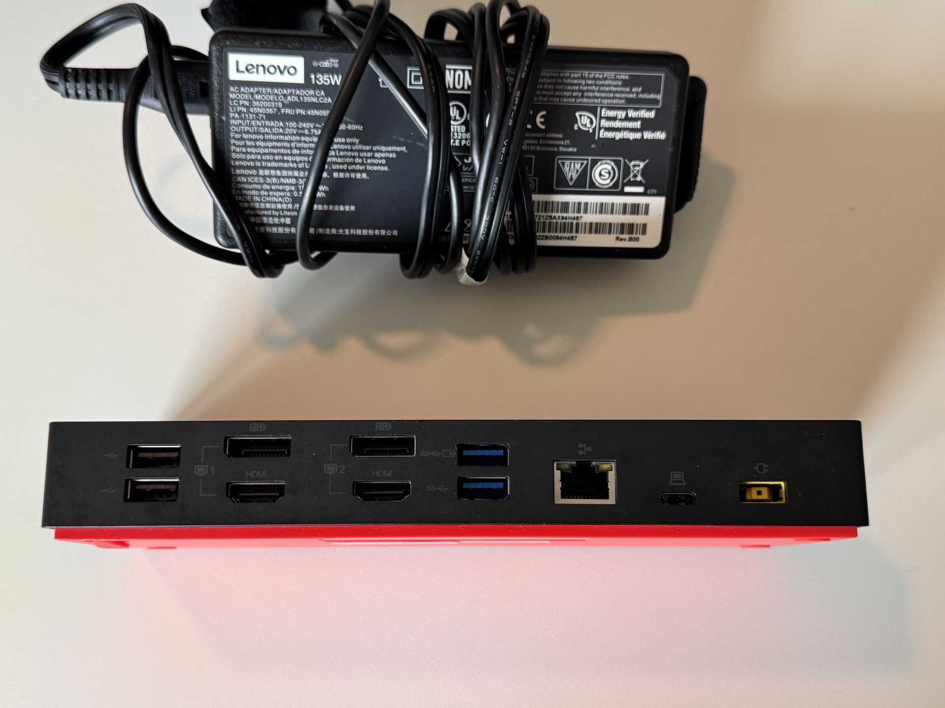 Docking Station: Lenovo ThinkPad Hybrid USB-C Dock (Type 40AF)