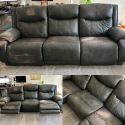FREE - Recliner/USB Port Couch 89131