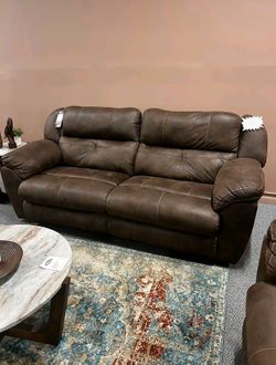 Reclining loveseat