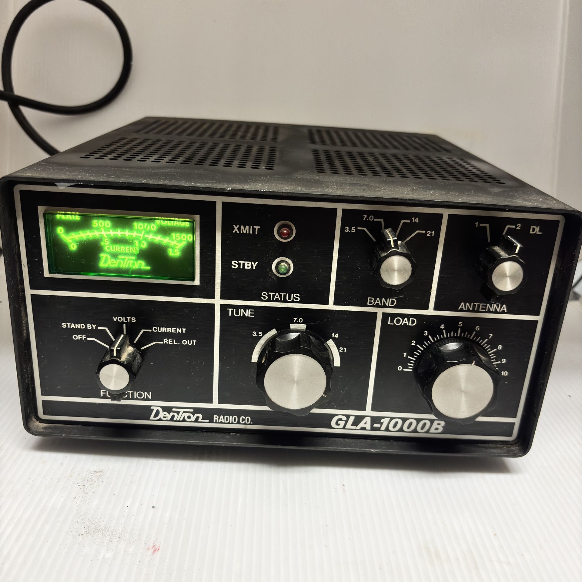 Dentron GLA-1000 B Ham Radio Linear Amplifier with Tubes.
