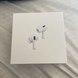 Airpods Pro, Second Generation With Magsafe Charging Case