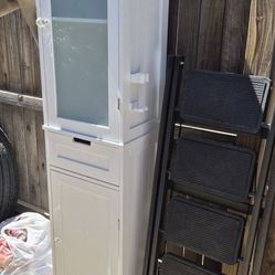Bathroom CABINET