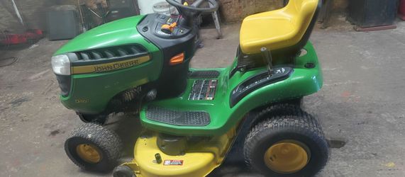Johndeere riding lawnmower 42 inch