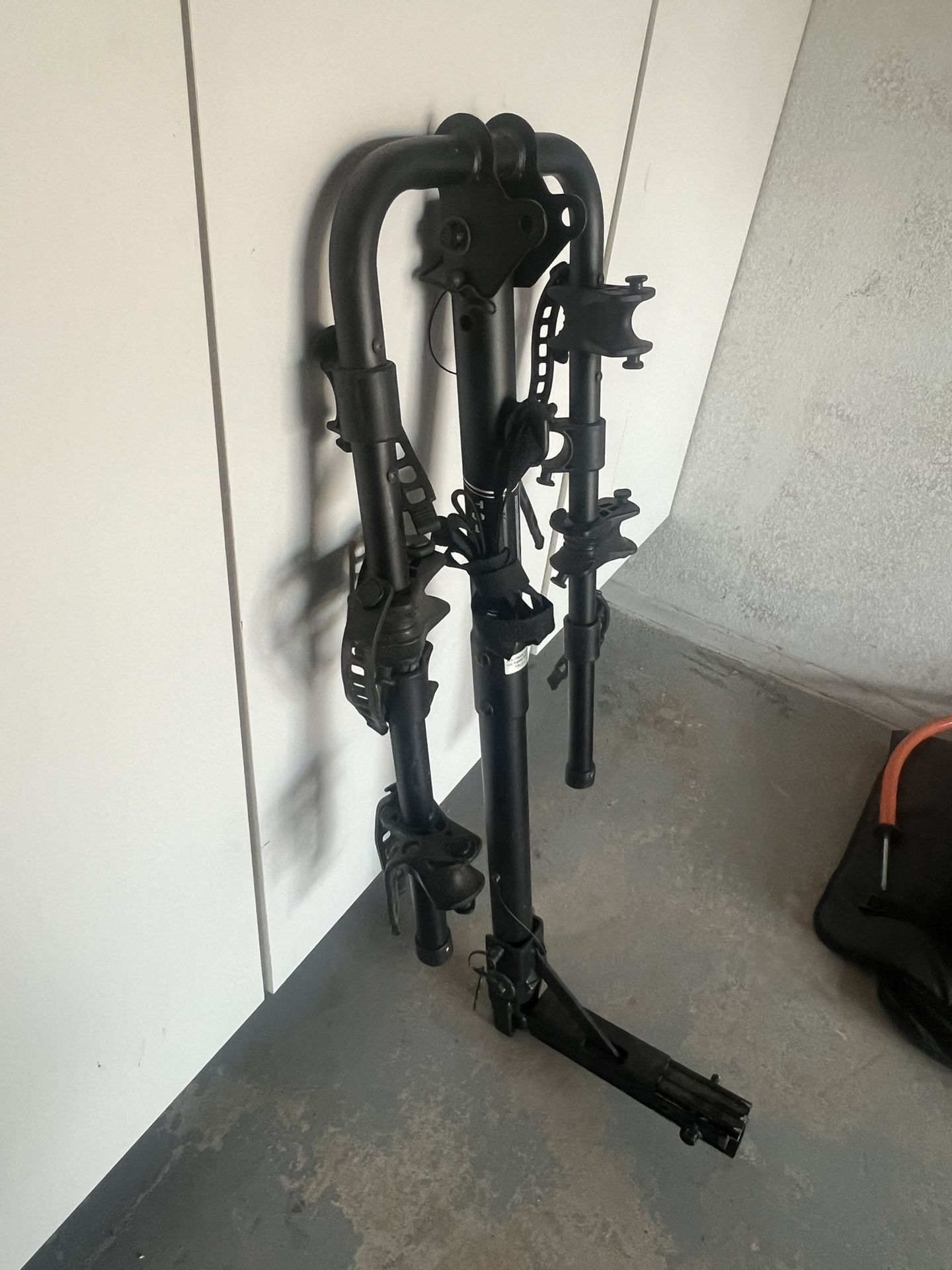 Hollywood Traveler Hitch-Mounted Bike Rack