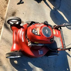 Craftsman  Self Propelled  Used No Bag  ?? Makina Usada  Esde Trasmicion  No Tiene Bolsa Sevende Como Esta  