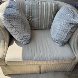 Loveseat Sofa - Great Shape