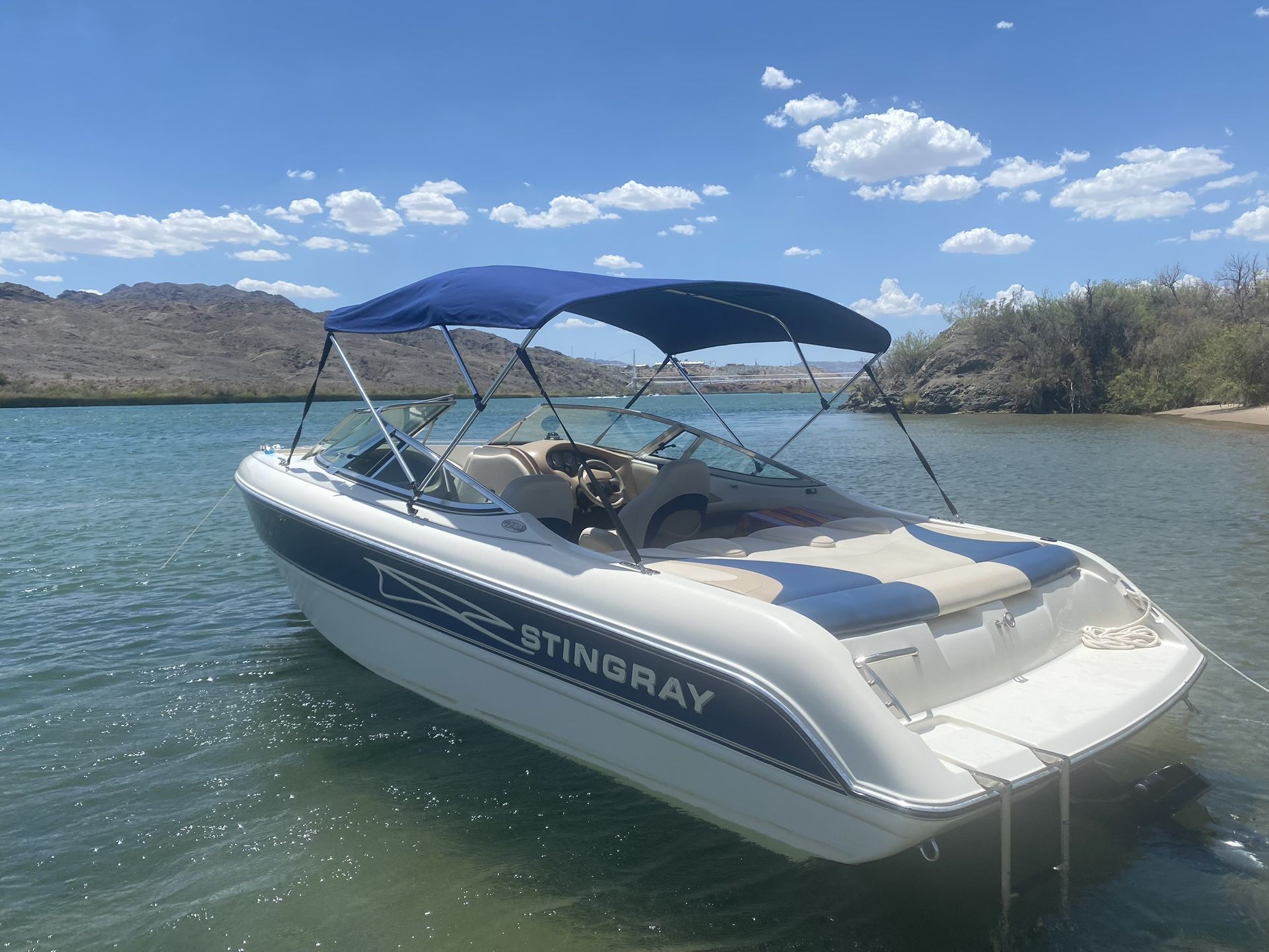 1999 Stingray 220LX