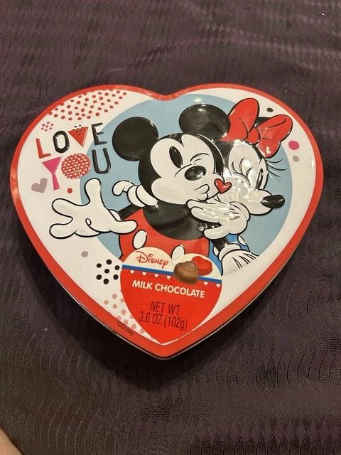 DISNEY MICKEY AND FRIENDS MILK CHOCOLATE HEARTS METAL TIN EMPTY