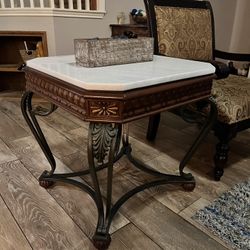 Coffee and Living Room Tables 