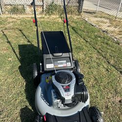 Murray
21 in. 140 cc Briggs and Stratton Walk Behind Gas Push Lawn Mower with Height Adjustment and with Mulch Bag