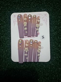 Press-On Nails with 3D Floral Rhinestone Design