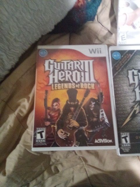 Wii Guitar Hero Bundle +2 Free Games