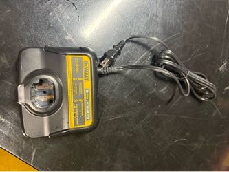 Dewalt 8V charger