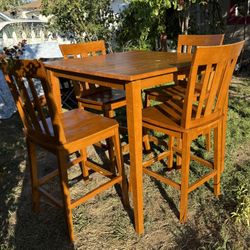 Wood Table And Chairs 