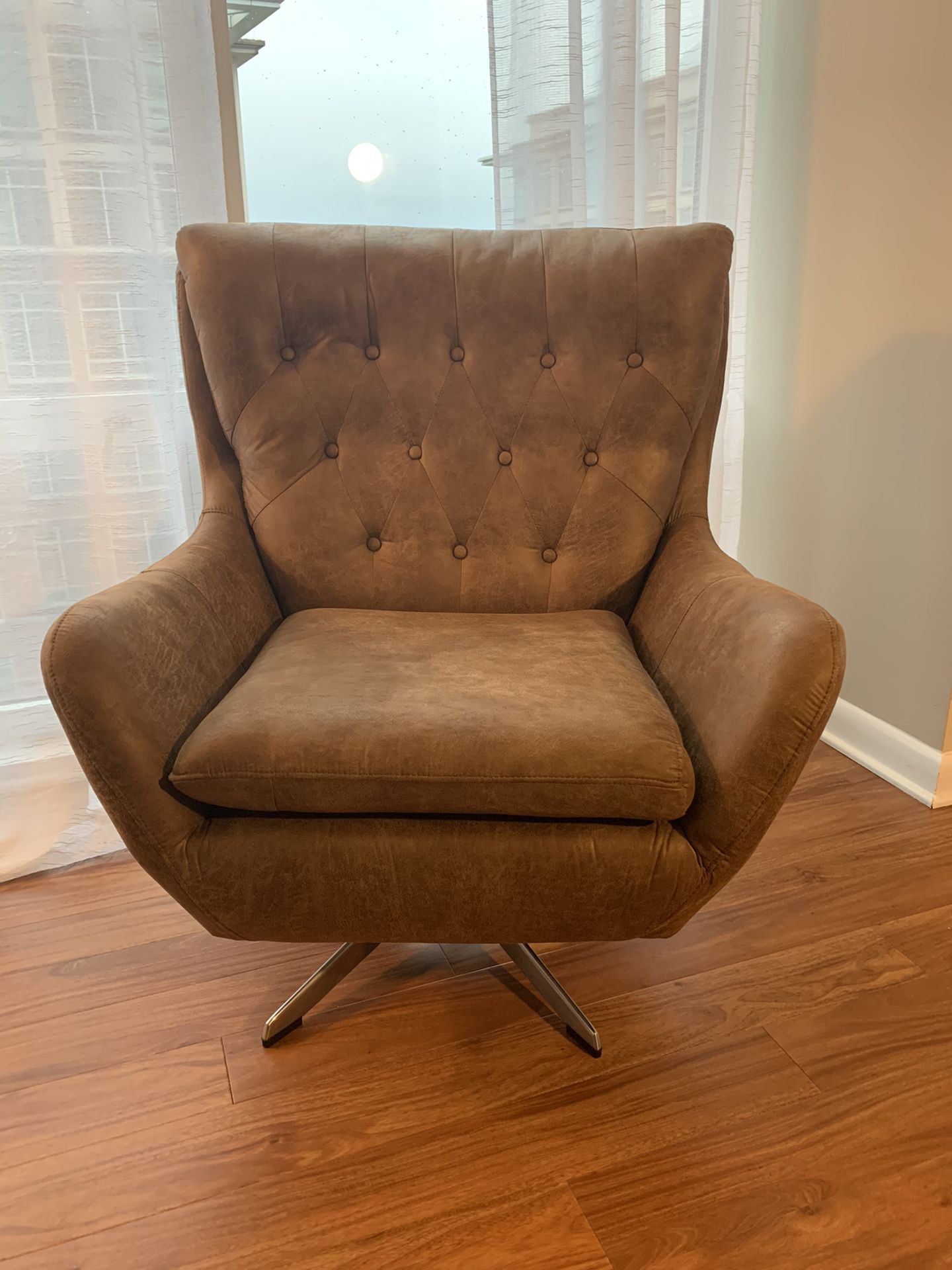 Velburg accent chair - original price $676.71