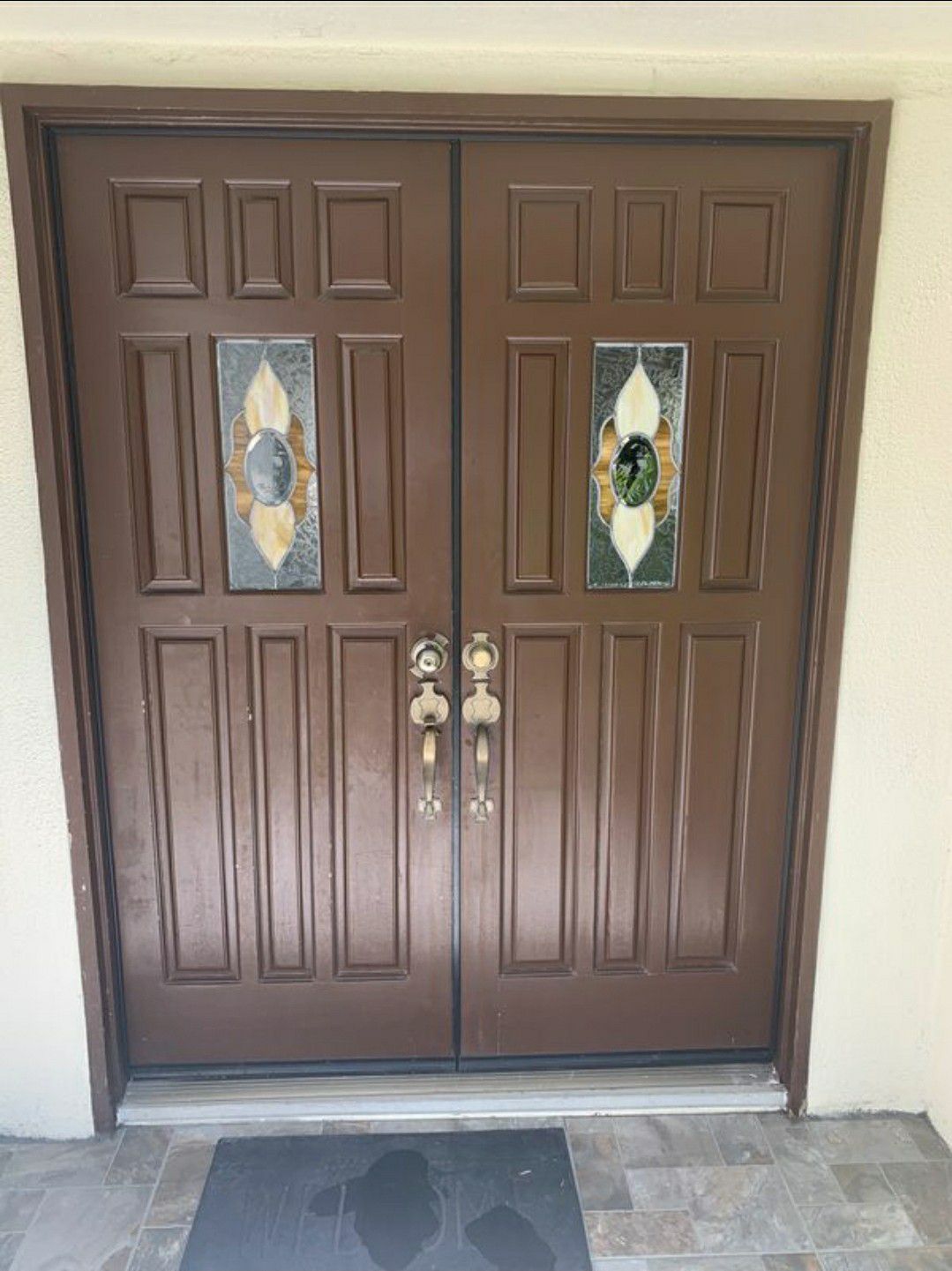Double doors. Front house entrance. 60x79