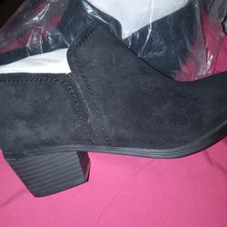 Women Boots Size 9 Black Suave 