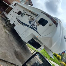 2011 Chaparral Fifth Wheel