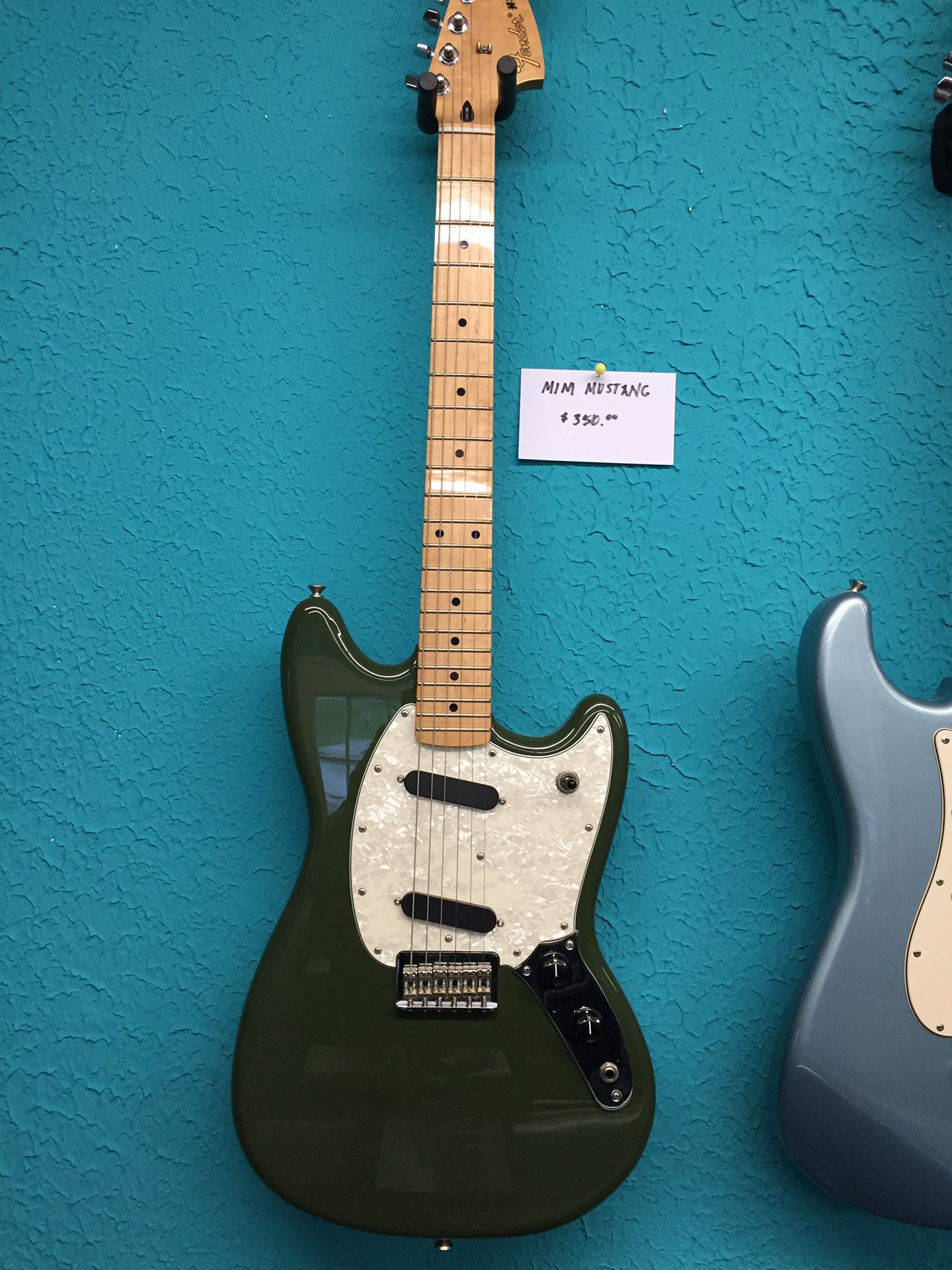 Fender MIM Mustang electric guitar