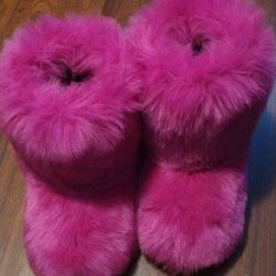 Fur pink boots women size 40