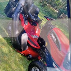 21 Hp Hydrostatic Mower Starts Needs Light Tlc With Bagger 